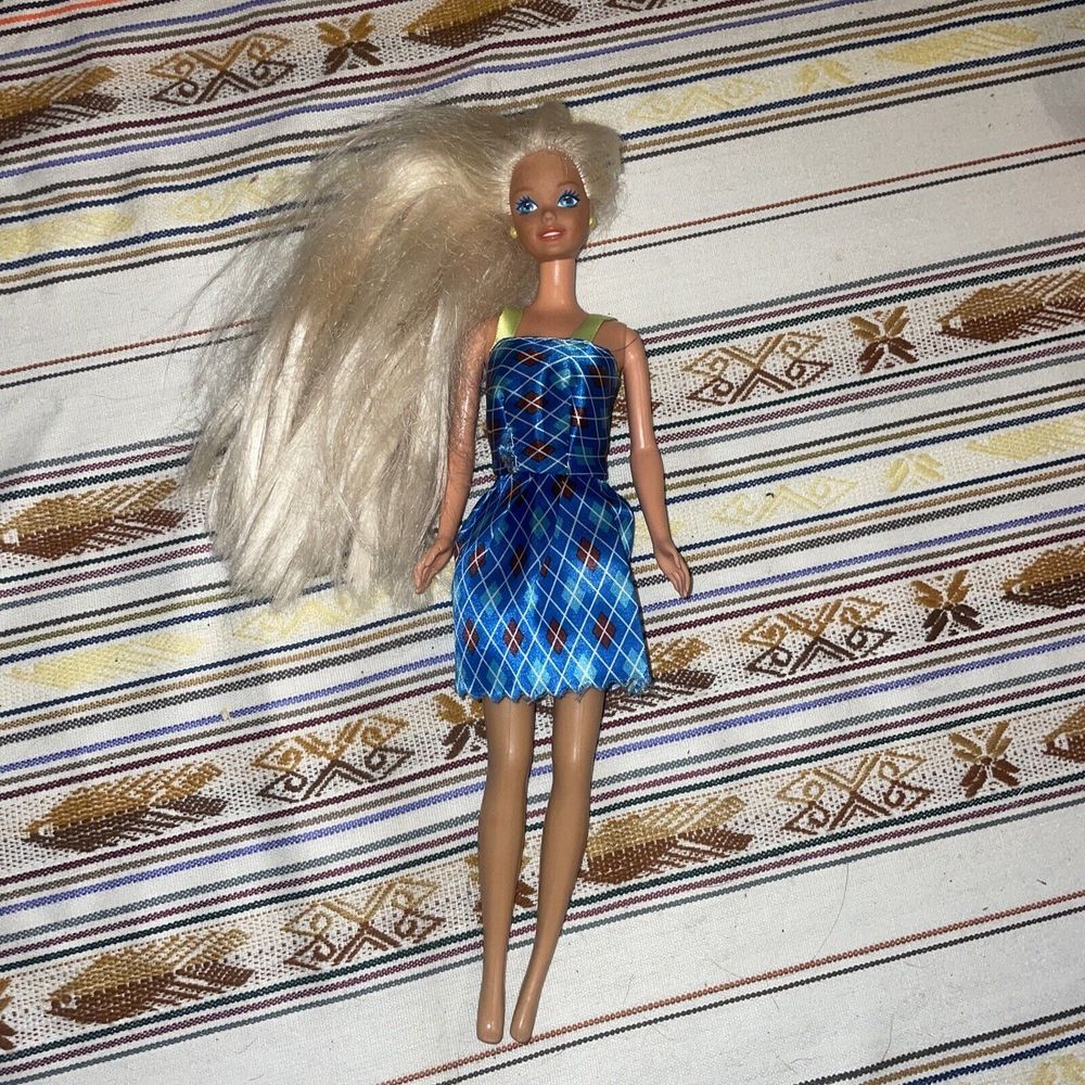 1975 Barbie Doll Long Blonde‎ Hair Blue Eyes Pearl Stud  Earrings